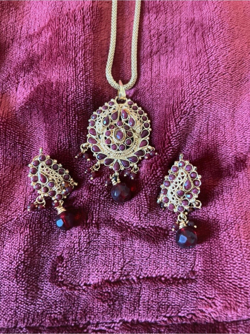 Gold-Tone Pink and Garnet Drop Pendant Necklace with Matching Earrings